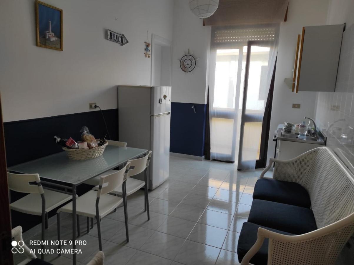 Apartamento Il Girasole, Distante Solo 200 Mt. Reali Dal Mare Lido Marini Exterior foto
